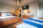 Guest bedroom 2 with 1 Queen & Trundel Bed